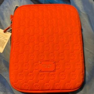 Michael Kors I pad case. NWT